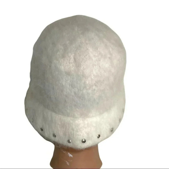 Angora blend ivory bucket hat with silver rivets - Picture 4 of 7